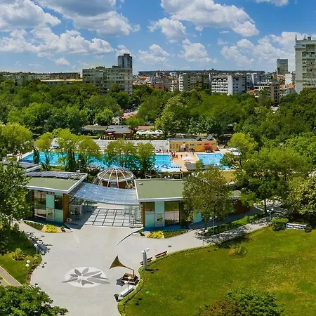 Urban Oasis Modern In The Heart Of The * Burgas